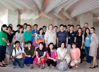 Peta Ruiter (standing centre), Director of Business Development, Hilton Pattaya welcomed a group of MICE agents travelling under the CYTS M.I.C.E. Service Co., Ltd. flag from China who were on a familiarization trip to the resort recently.